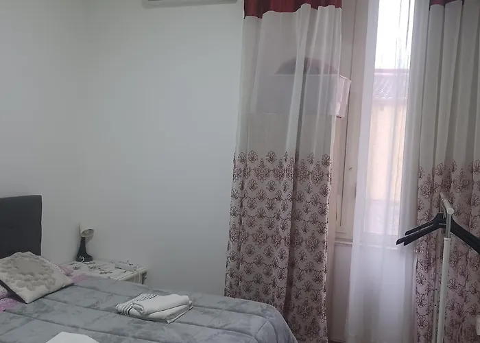 Tetyana Oda ve Kahvaltı