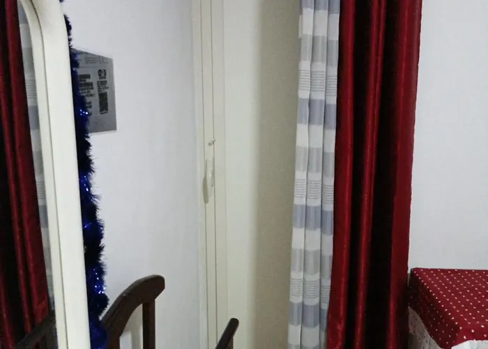 Tetyana Oda ve Kahvaltı